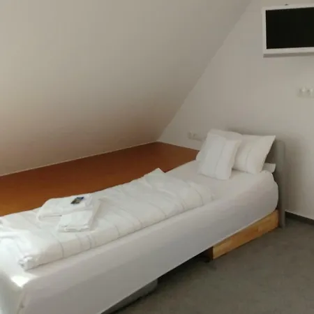Hotel Hotel&gasthaus Zum Domkreuger 3*